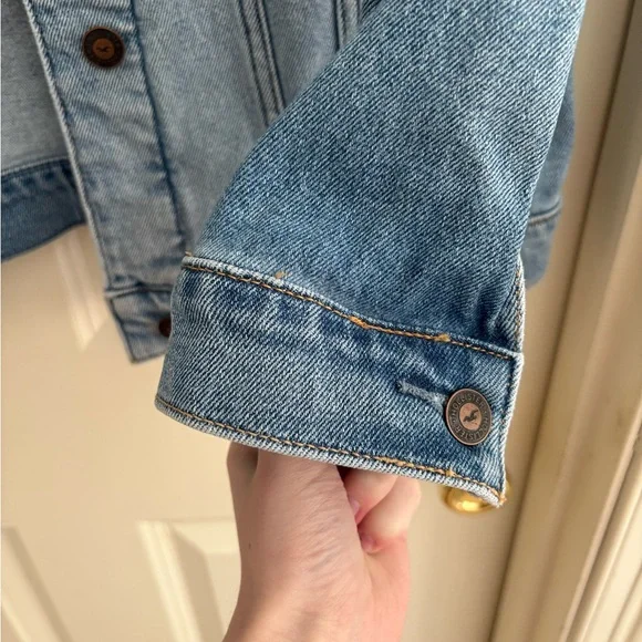Hollister Women’s Denim Jacket - Picture 6 of 7